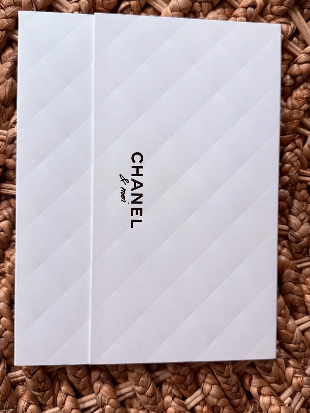 NEW Chanel 25S White Quilted Caviar Leather with Gold Hardware.  Medium.